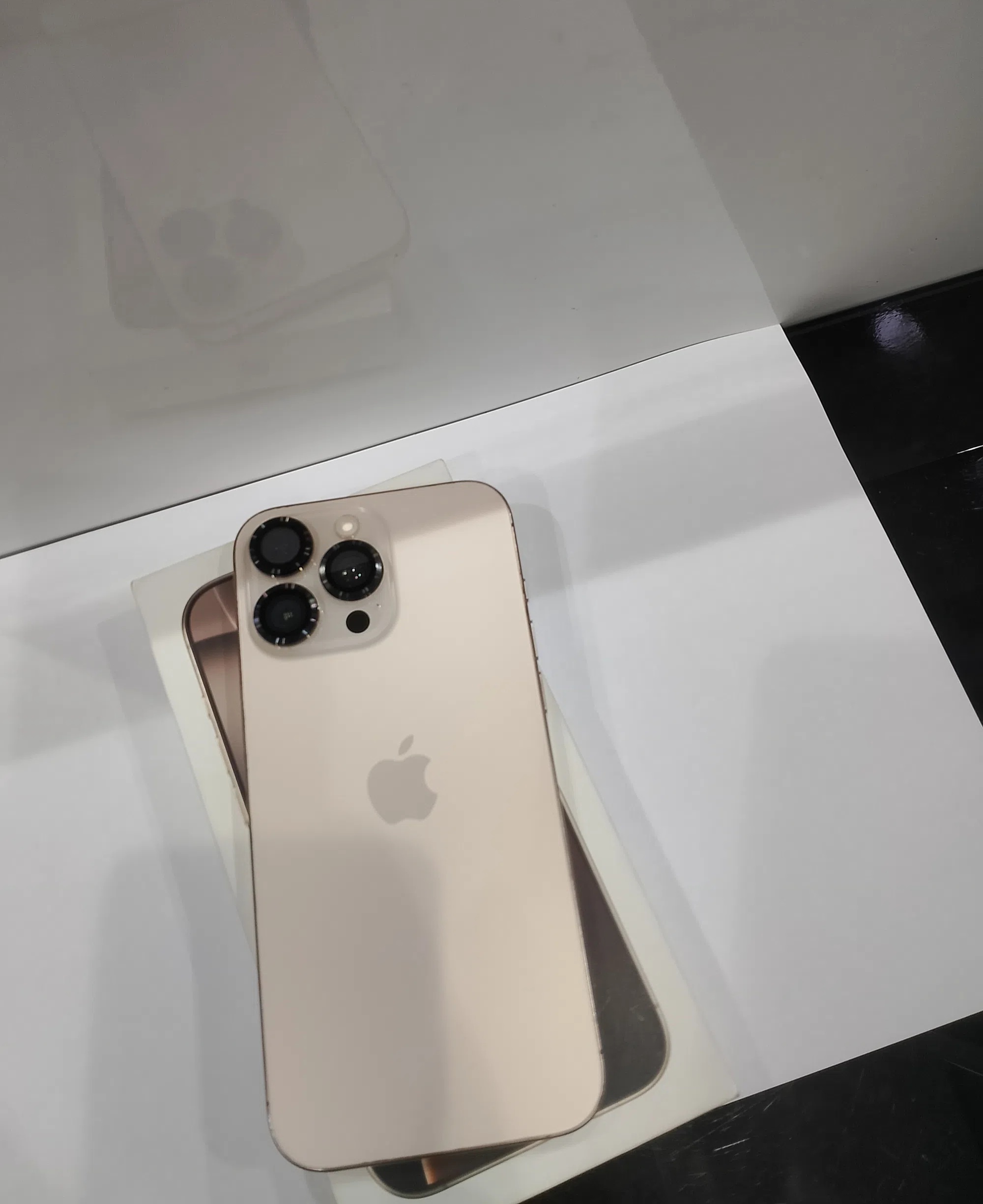 ايفون ⁦⁦16pro⁩⁩ ⁦⁦max⁩⁩ جيجا ⁦⁦256⁩⁩ مبدل شاشه