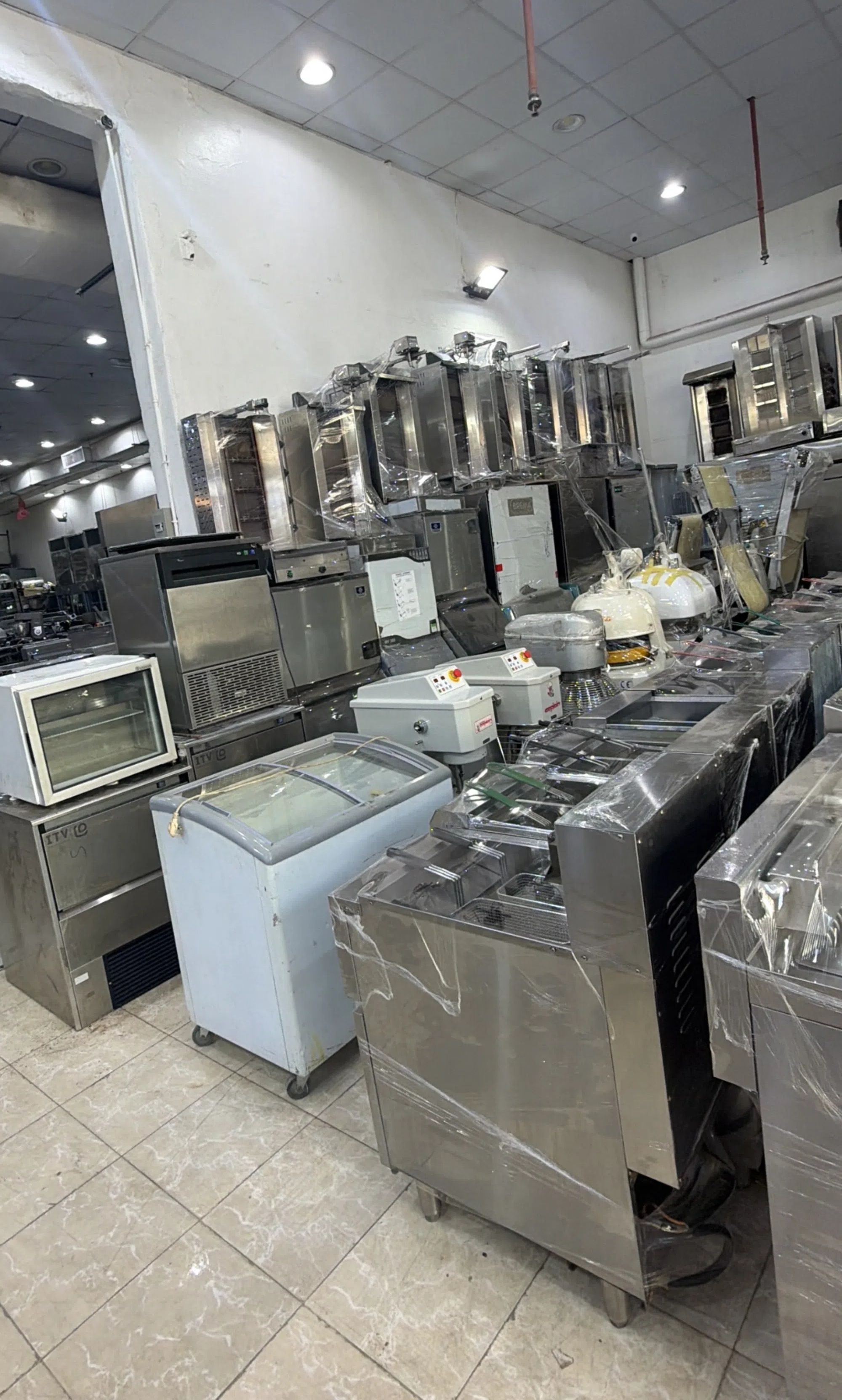 نشتري جميع معدات المطاعم والمطابخ المركزيه. ونجهز جميع الفنادق بجميع مناطق الكويت - 2